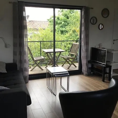 Hébergement de vacances Maison 2ch, Parking, A 10min De Bx, Calme