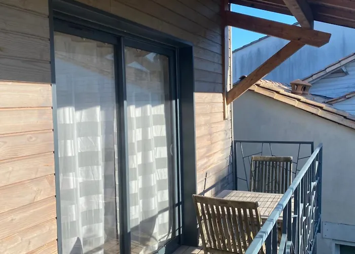 Maison 2ch, Parking, A 10min De Bx, Calme Ferienhaus