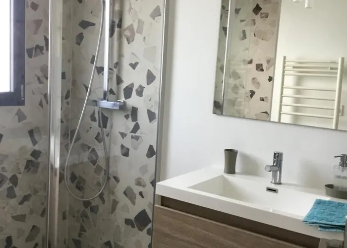 בית נופש Maison 2ch, Parking, A 10min De Bx, Calme