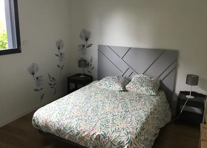 בית נופש Maison 2ch, Parking, A 10min De Bx, Calme